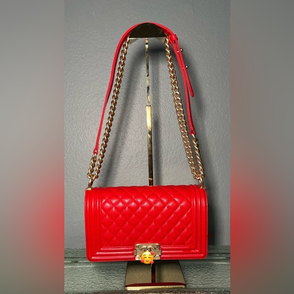 Elegant Red Quilted Shoulder Bag - Picture 2 of 9